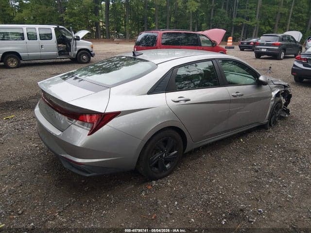 2021 HYUNDAI ELANTRA SEL 4