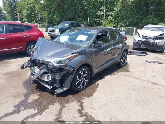 2019 TOYOTA C-HR XLE 2