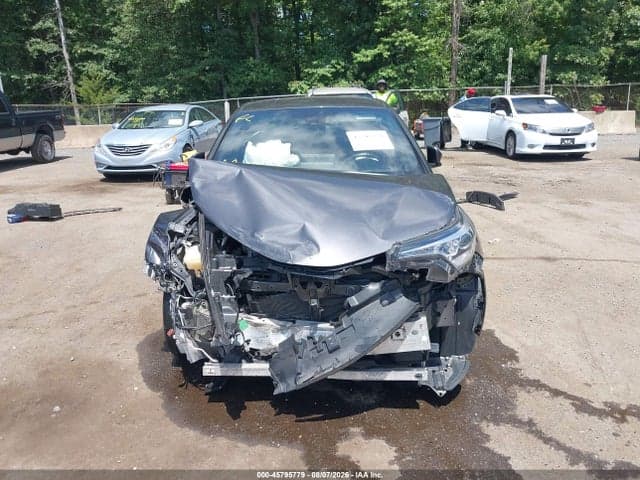 2019 TOYOTA C-HR XLE 11