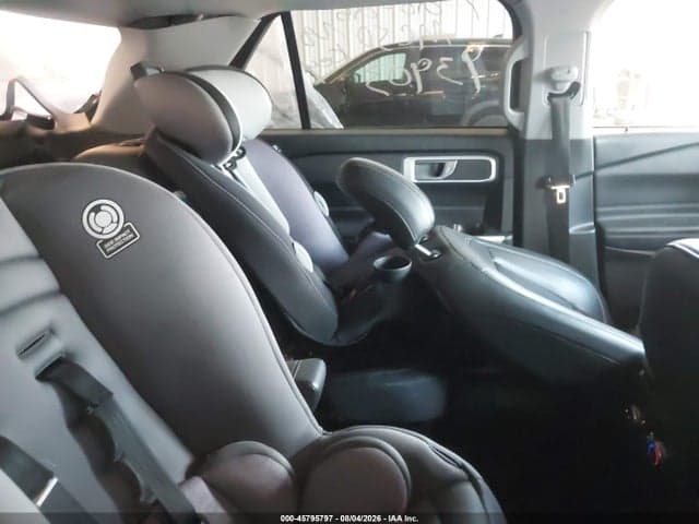 2021 FORD EXPLORER XLT 8