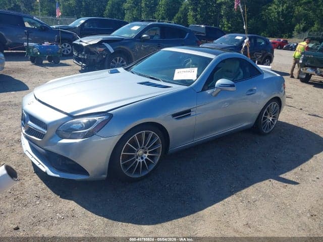 2017 MERCEDES-BENZ SLC 300 2