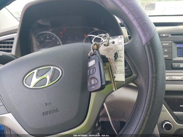 2017 HYUNDAI ELANTRA SE 11