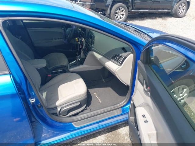 2017 HYUNDAI ELANTRA SE 5
