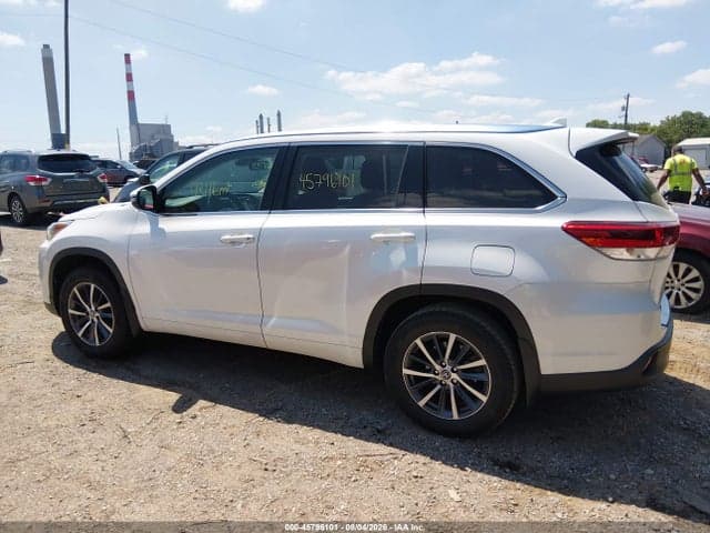 2018 TOYOTA HIGHLANDER XLE 14
