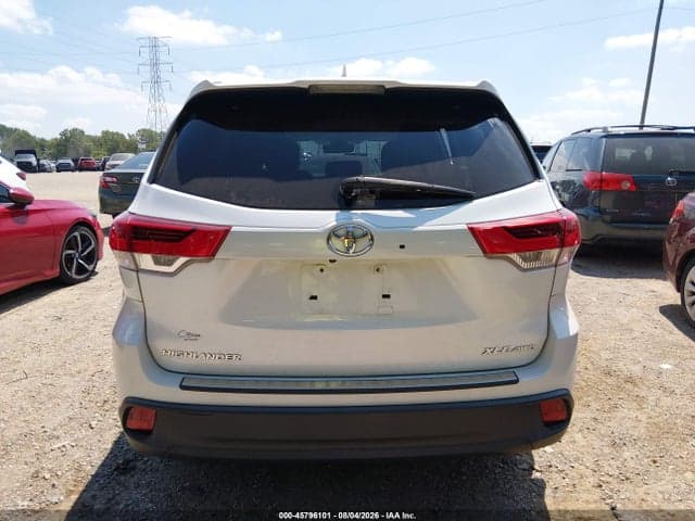 2018 TOYOTA HIGHLANDER XLE 16