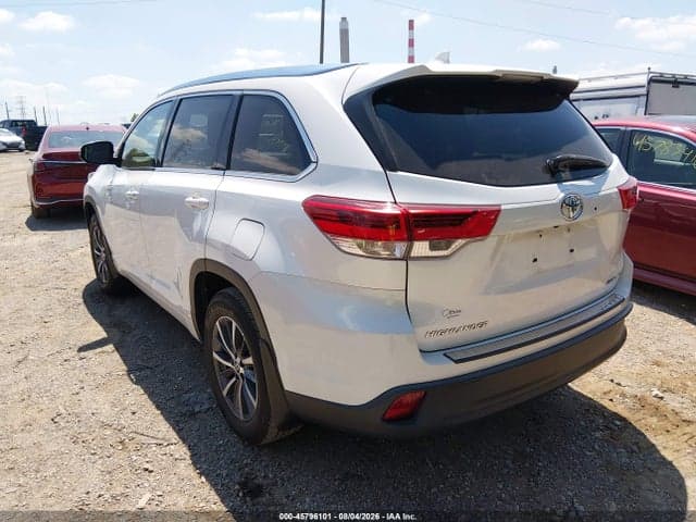 2018 TOYOTA HIGHLANDER XLE 3