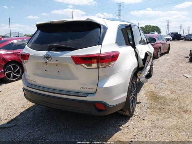 2018 TOYOTA HIGHLANDER XLE 4