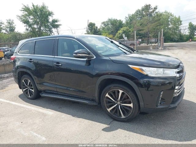 2017 TOYOTA HIGHLANDER LE 14