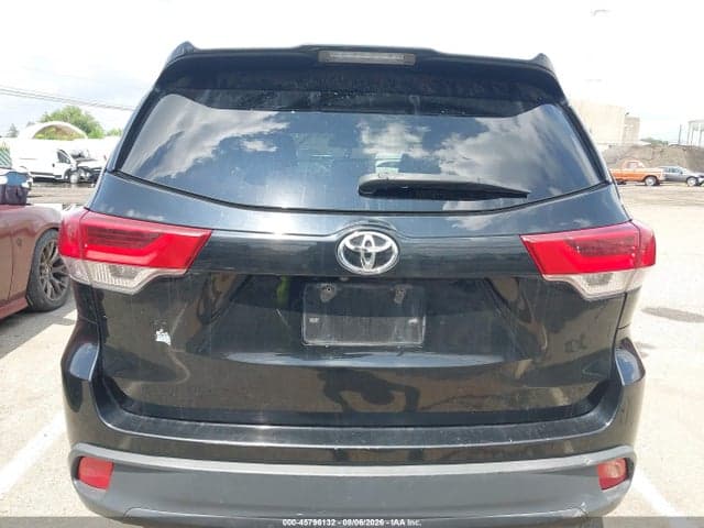 2017 TOYOTA HIGHLANDER LE 17