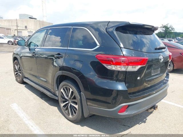 2017 TOYOTA HIGHLANDER LE 18