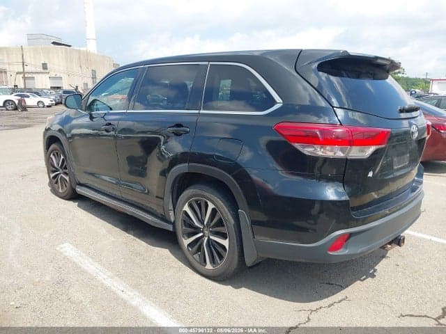 2017 TOYOTA HIGHLANDER LE 3