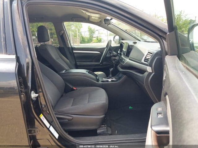 2017 TOYOTA HIGHLANDER LE 5