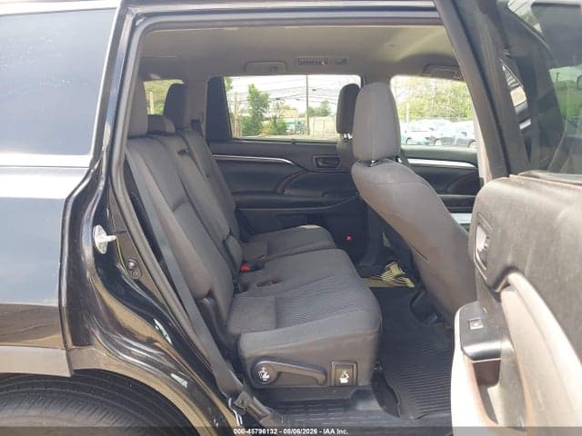 2017 TOYOTA HIGHLANDER LE 8