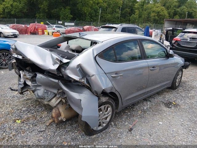 2017 HYUNDAI ELANTRA SE 4