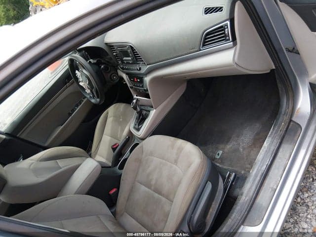 2017 HYUNDAI ELANTRA SE 5