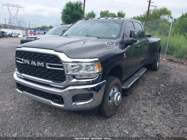 2023 RAM 3500 TRADESMAN 4X4 8' BOX 2