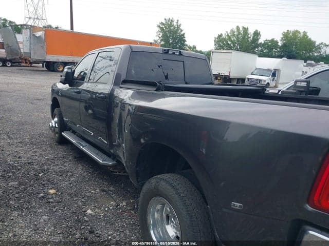 2023 RAM 3500 TRADESMAN 4X4 8' BOX 3
