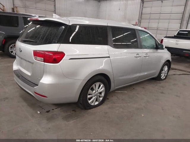 2017 KIA SEDONA LX 4