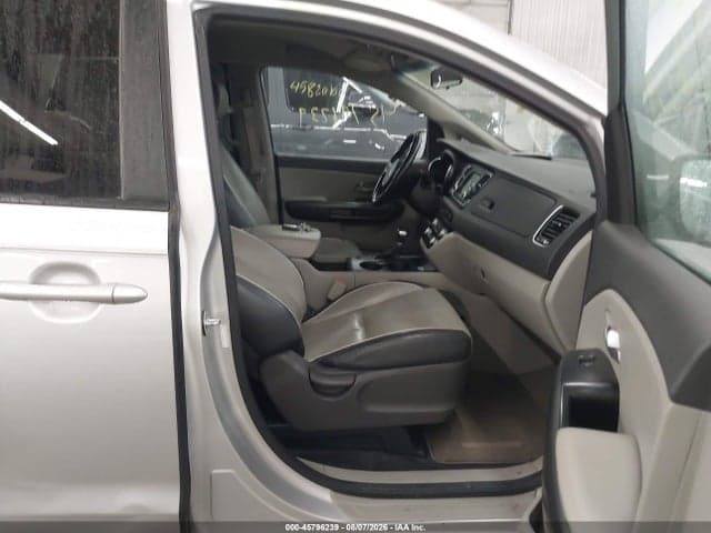 2017 KIA SEDONA LX 5