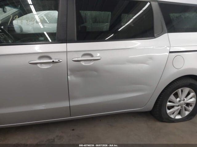 2017 KIA SEDONA LX 6