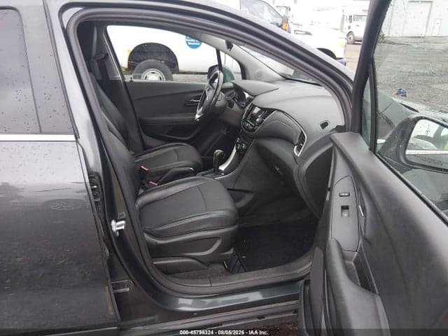 2019 CHEVROLET TRAX LT 5