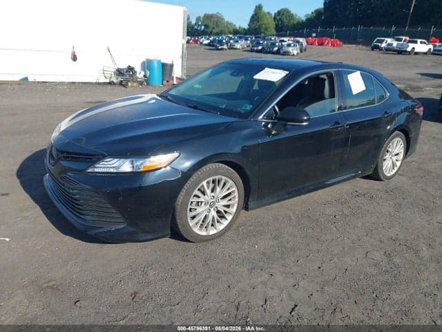 2018 TOYOTA CAMRY XLE 2