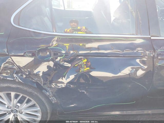 2018 TOYOTA CAMRY XLE 18