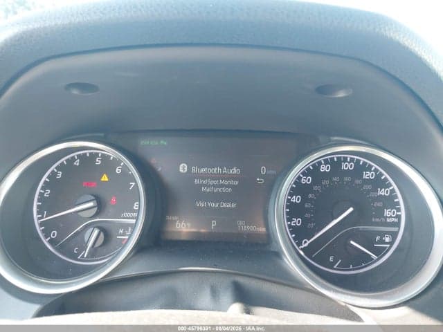 2018 TOYOTA CAMRY XLE 7