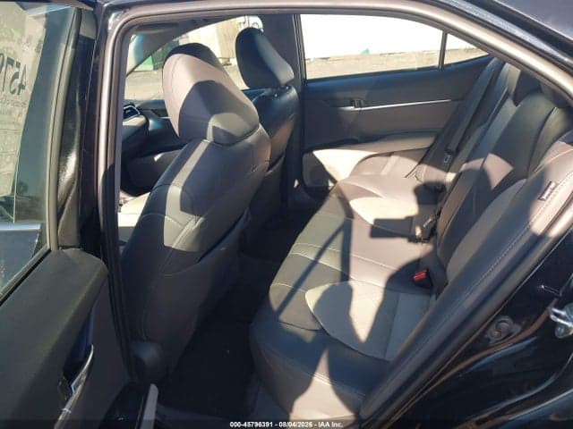 2018 TOYOTA CAMRY XLE 8
