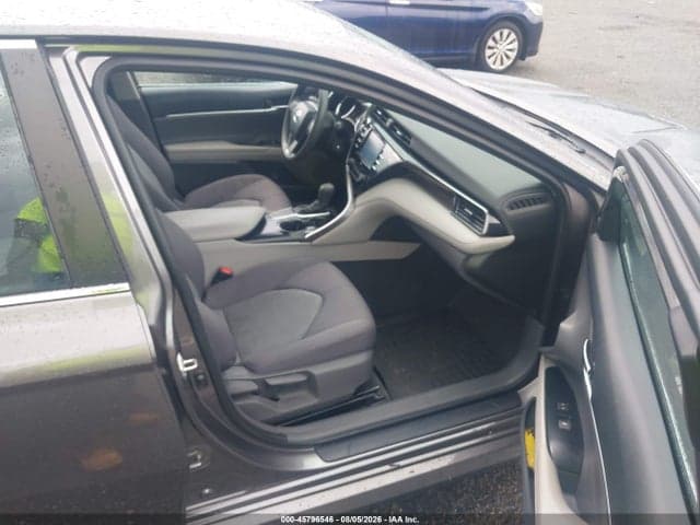 2020 TOYOTA CAMRY LE 5