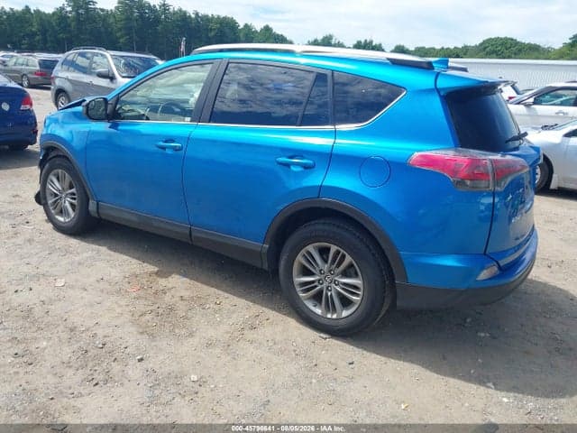 2017 TOYOTA RAV4 LE 3
