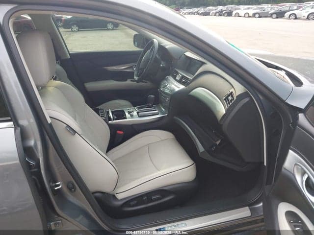 2019 INFINITI Q70L 3.7X LUXE 5