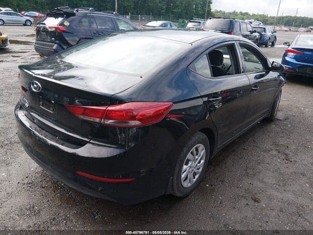 2018 HYUNDAI ELANTRA SE 4