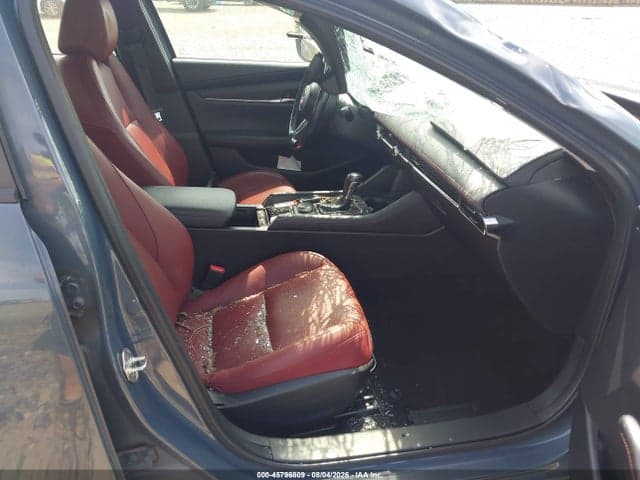 2022 MAZDA MAZDA3 CARBON EDITION 5