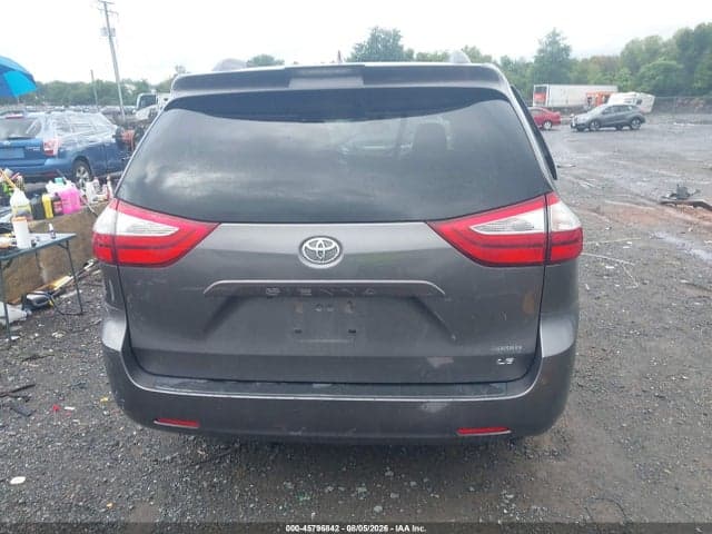 2018 TOYOTA SIENNA LE 8 PASSENGER 16