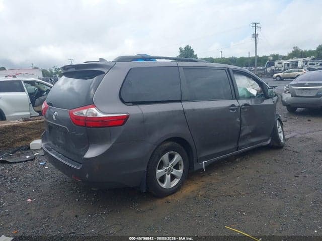2018 TOYOTA SIENNA LE 8 PASSENGER 4