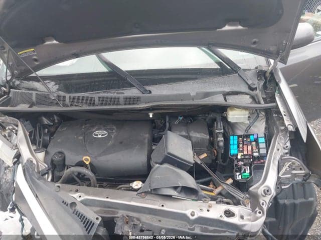 2018 TOYOTA SIENNA LE 8 PASSENGER 10