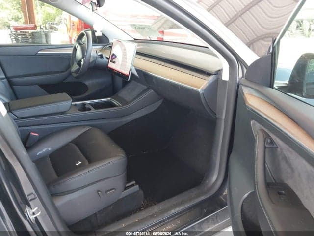 2025 TESLA MODEL Y LONG RANGE DUAL MOTOR REAR-WHEEL DRIVE 5