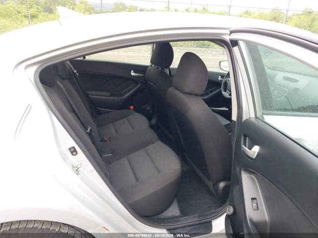 2017 KIA FORTE LX 8