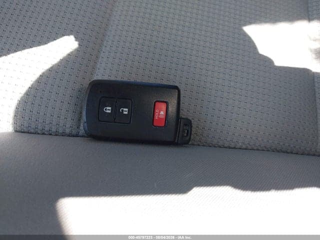 2018 TOYOTA RAV4 XLE 11