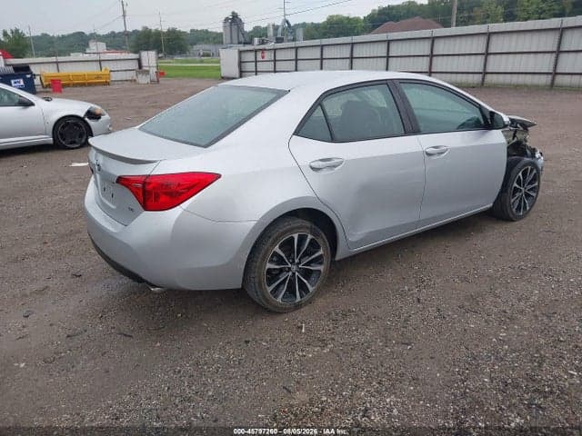 2018 TOYOTA COROLLA SE 4