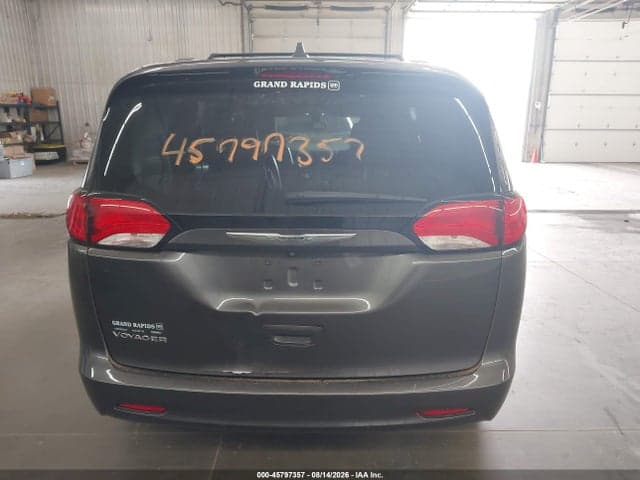 2021 CHRYSLER VOYAGER LXI 17