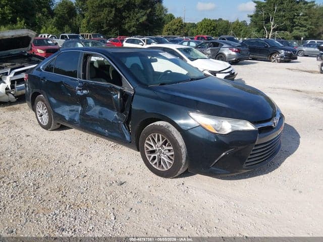 2017 TOYOTA CAMRY LE - 1