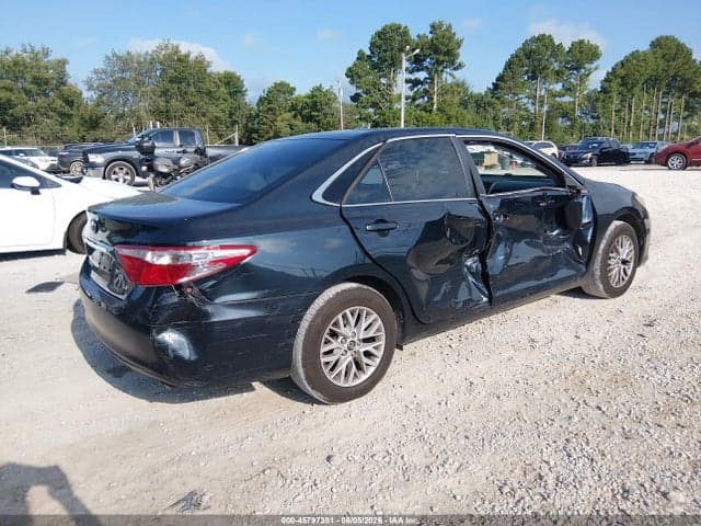 2017 TOYOTA CAMRY LE 4