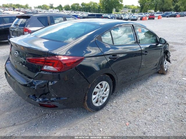 2020 HYUNDAI ELANTRA SE 4