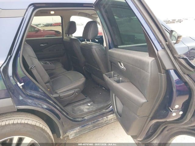 2026 NISSAN PATHFINDER SL 8