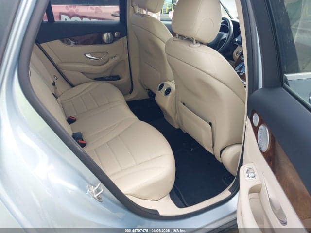 2017 MERCEDES-BENZ GLC 300 4MATIC 8