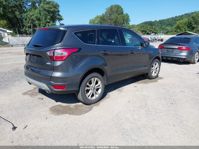 2017 FORD ESCAPE SE 4