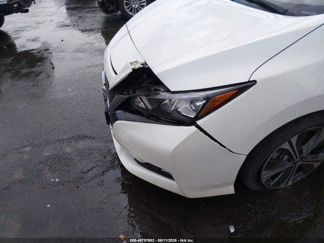 2019 NISSAN LEAF SV 16
