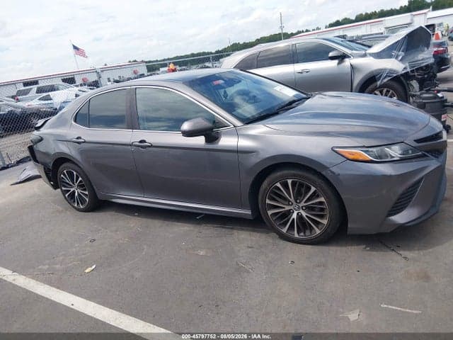 2019 TOYOTA CAMRY SE 14
